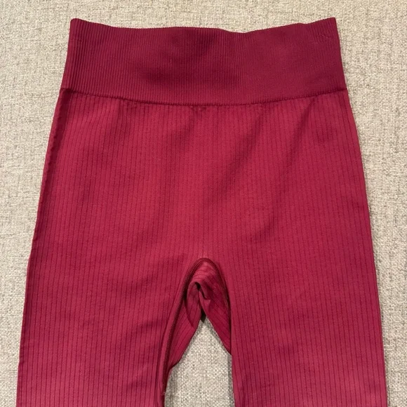 THE UPSIDE Ombre Ribbed Seamless Leggings - Burgundy/Cream - Size S (Fits 4)